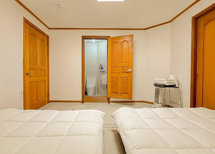 Apartment 신사역2분#초역세권강남역10분내#성형외과#대인원최대10인가능#오픈할인가 Seoul
