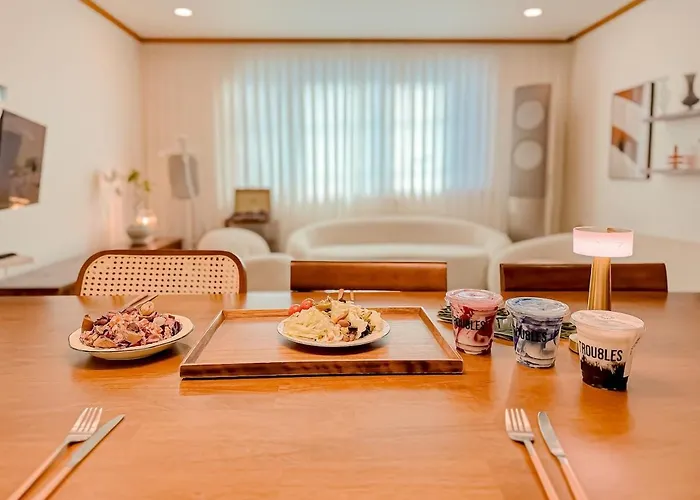 Apartment 신사역2분#초역세권강남역10분내#성형외과#대인원최대10인가능#오픈할인가 *