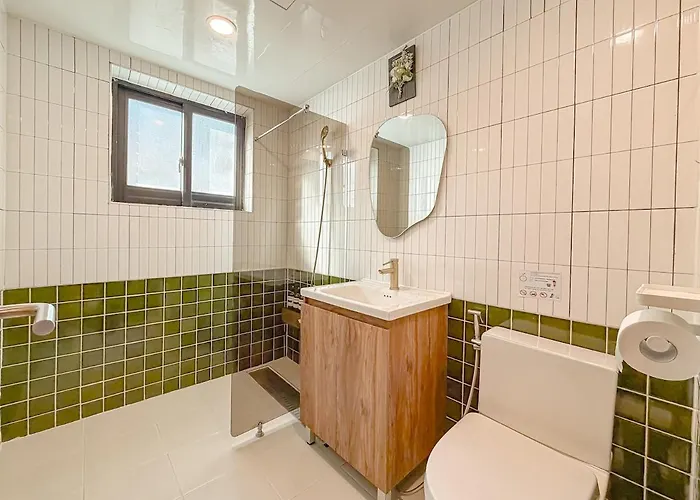 Apartment 신사역2분#초역세권강남역10분내#성형외과#대인원최대10인가능#오픈할인가 *